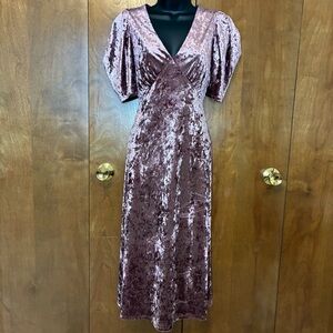 Express Crushed Velvet V-Neck Midi Dress in Dusty Rose